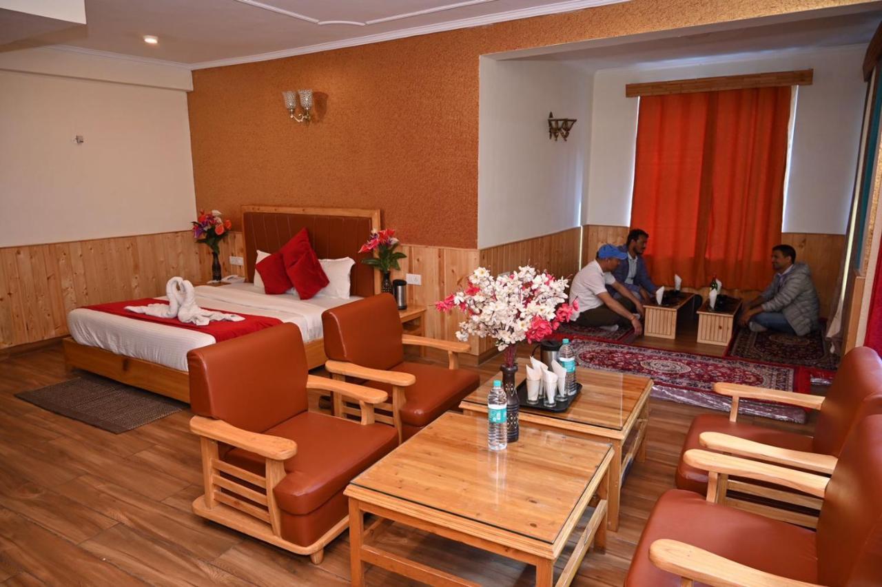 Hotel Seven Hills Manali Экстерьер фото