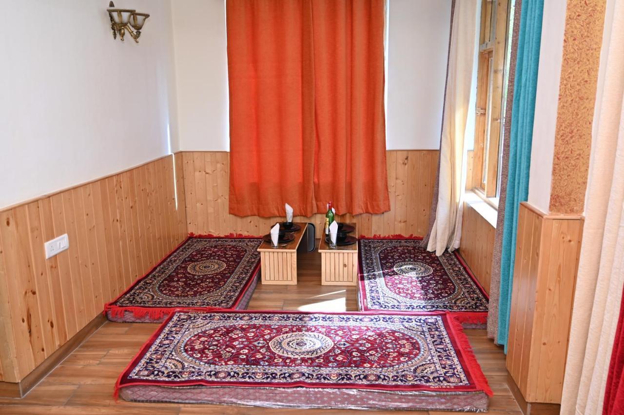 Hotel Seven Hills Manali Экстерьер фото