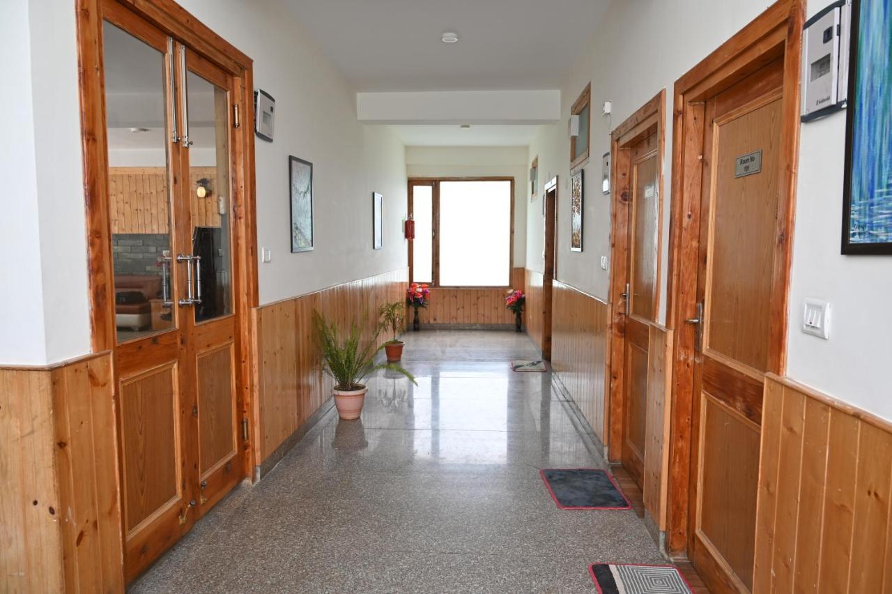 Hotel Seven Hills Manali Экстерьер фото