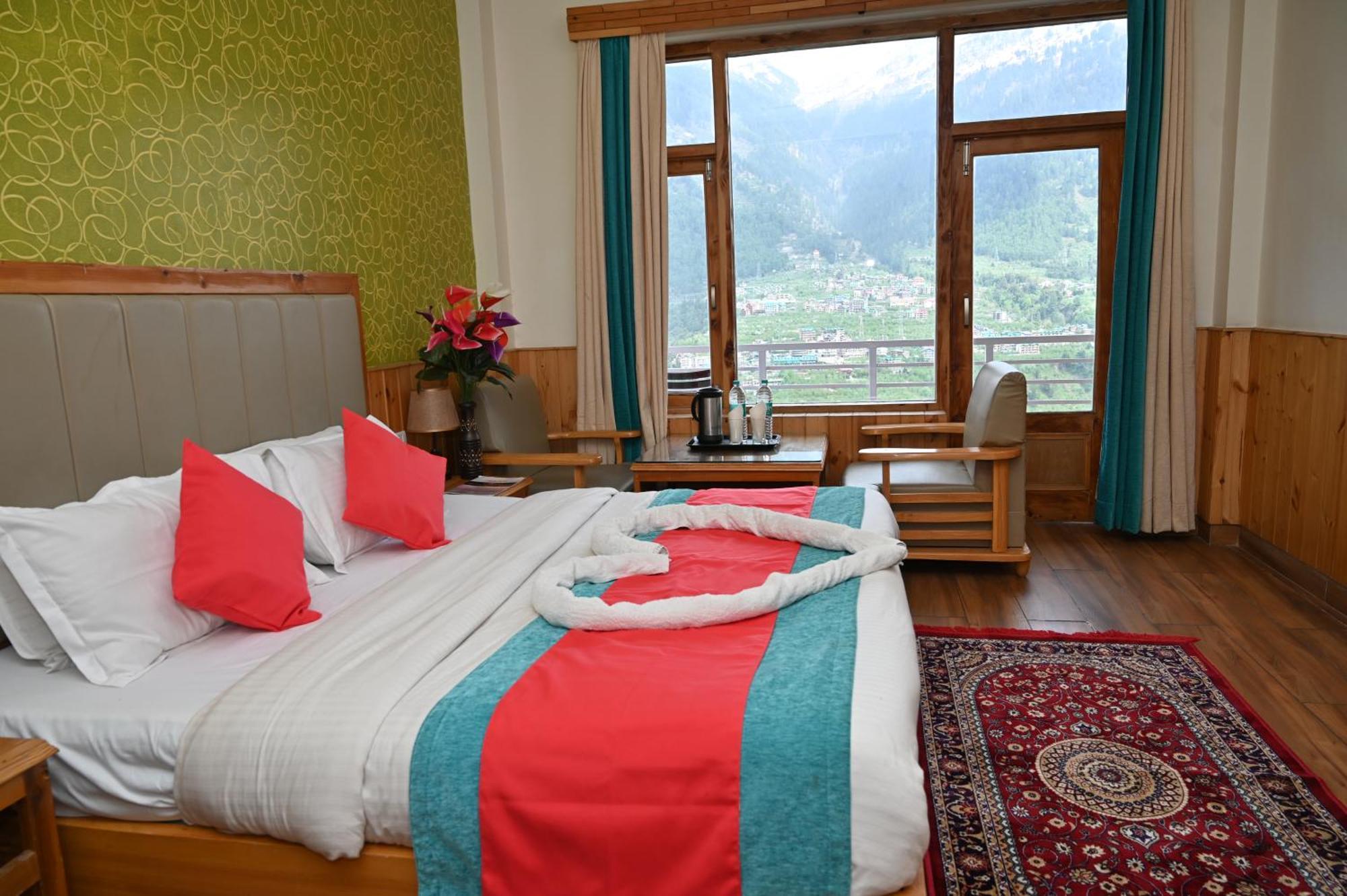 Hotel Seven Hills Manali Экстерьер фото
