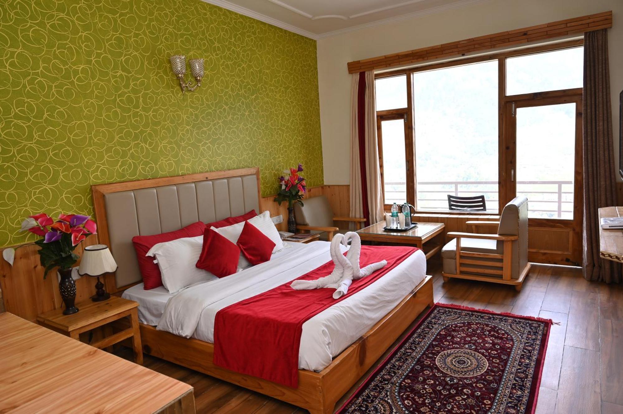 Hotel Seven Hills Manali Экстерьер фото