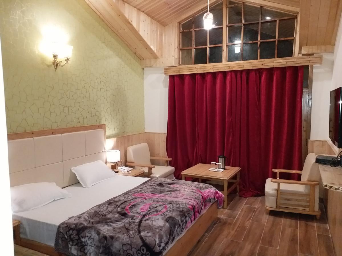 Hotel Seven Hills Manali Экстерьер фото