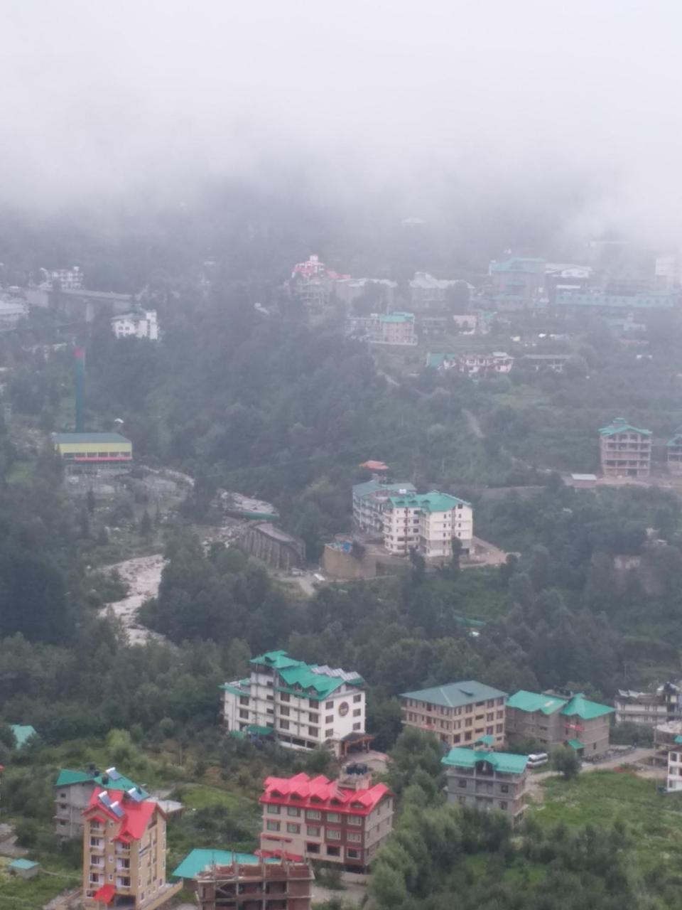 Hotel Seven Hills Manali Экстерьер фото