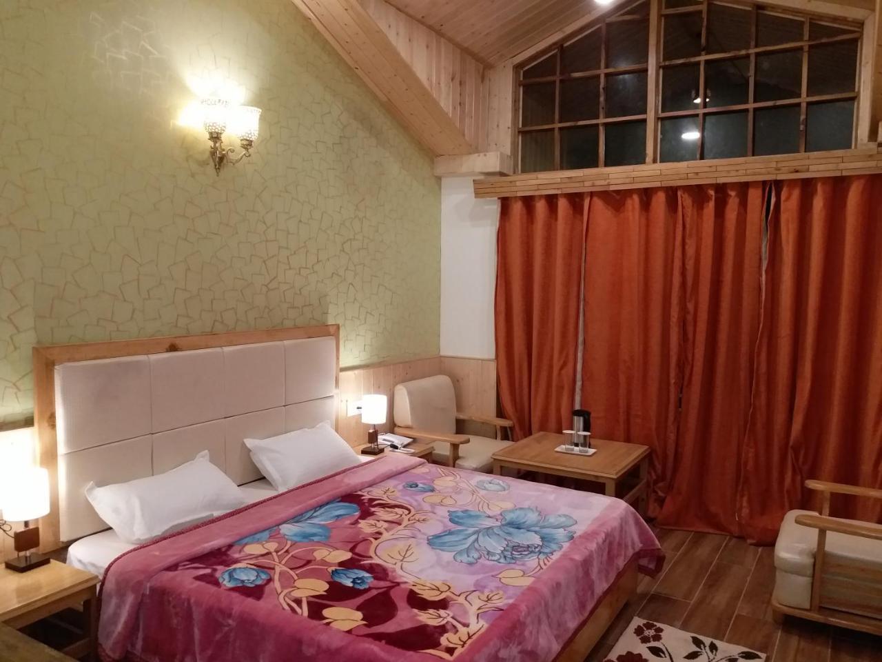 Hotel Seven Hills Manali Экстерьер фото