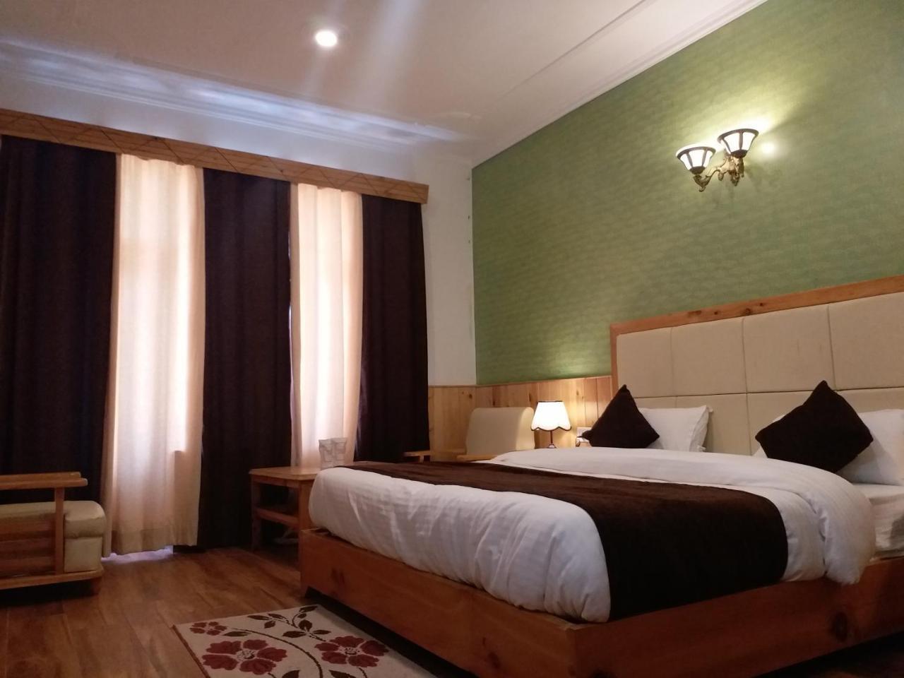 Hotel Seven Hills Manali Экстерьер фото